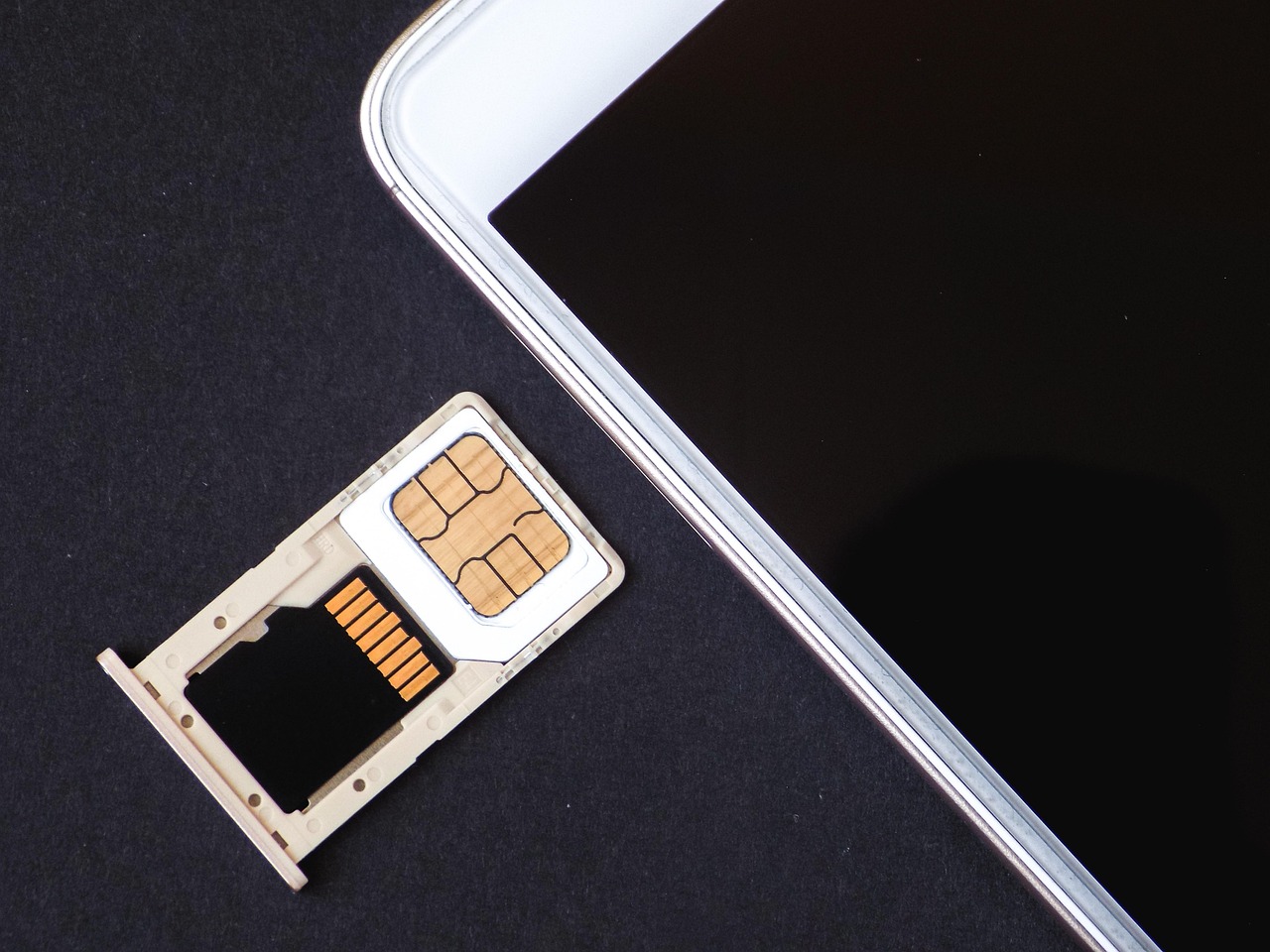 simカードの共有方法と注意点は？