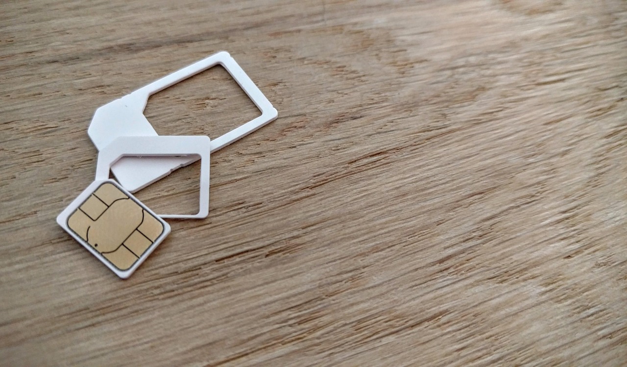 SIMカード交換の際に注意すべきポイントは？