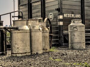 格安SIMの解約時に発生する違約金はどのくらい？