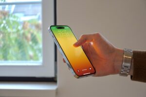 iPhoneの通信制限を解除する方法は？