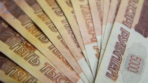 格安SIMを使って通信費を月5000円減らす方法は？