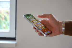 格安SIMのiPhoneは本当にお得？口コミから見える実態とは？